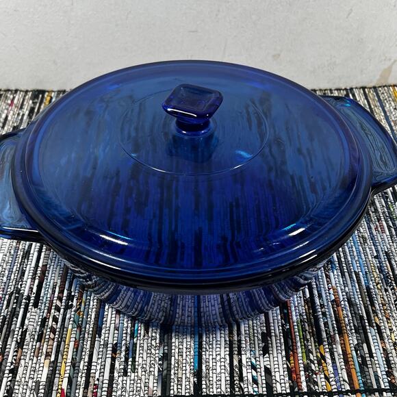 Vtg Cobalt Blue Pyrex 2 Qt Round Glass Casserole Dish & Lid 9" Anchor Hocking - Picture 1 of 15